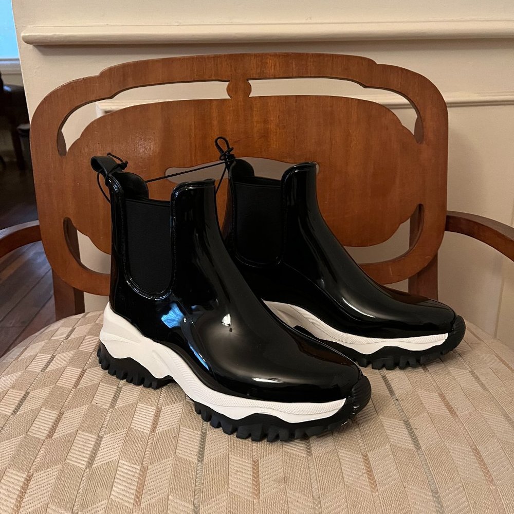 HIKER CHELSEA RAIN BOOTS BY ARDENE - NWT